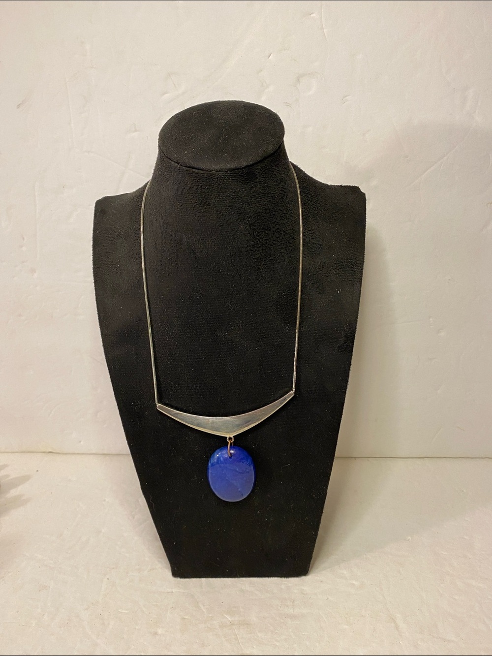 Express blue pendant necklace